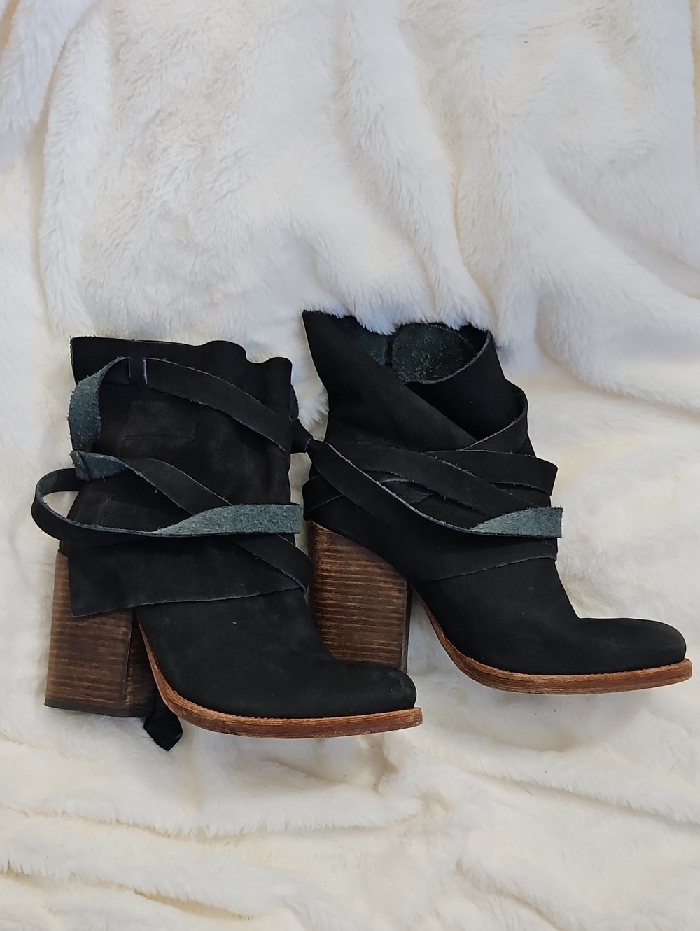 Free People Seven Wonders Black Leather Wrap Tie Ankle Boots Size 40 Block Heel